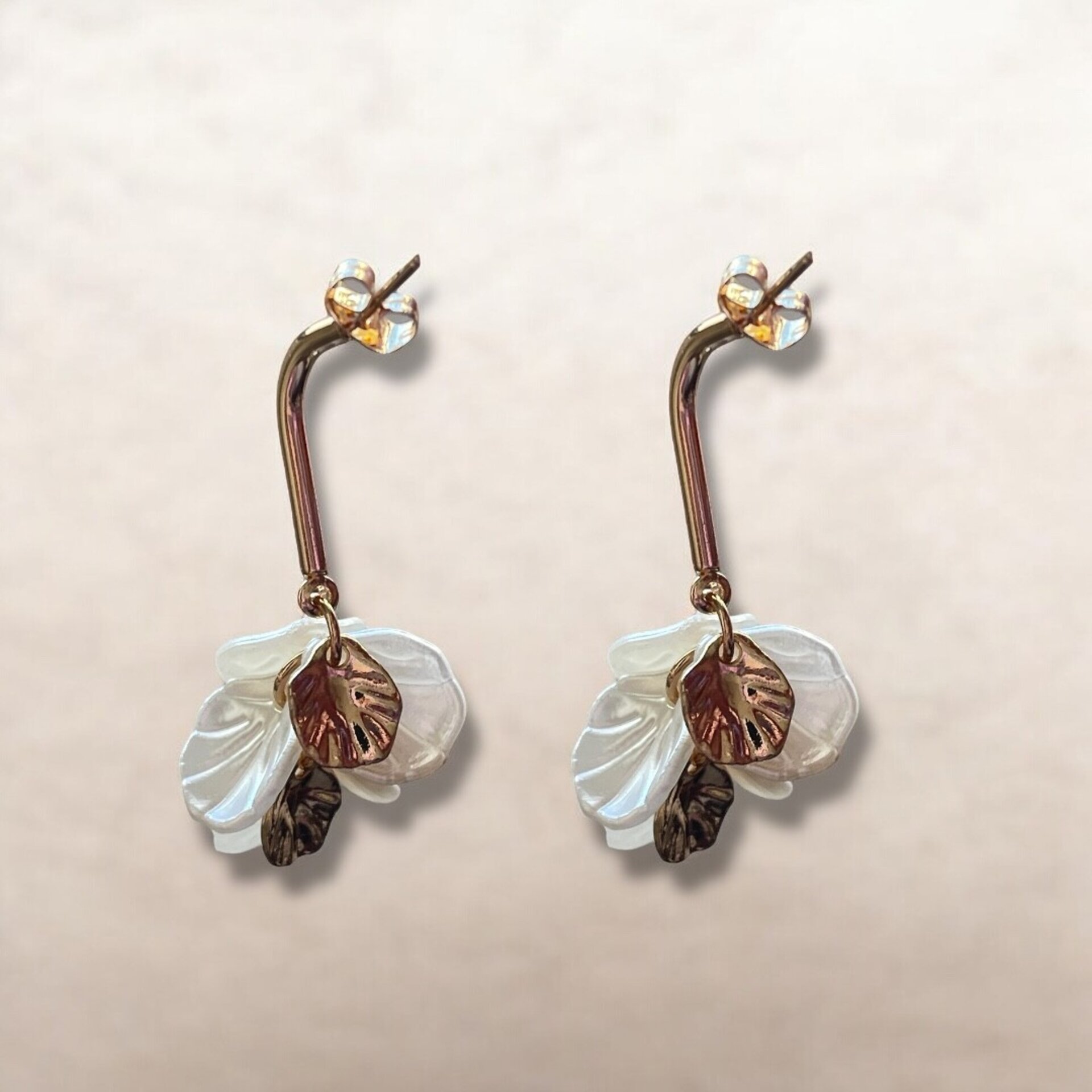 Pendientes Orquídea Blanca Colgante - 2